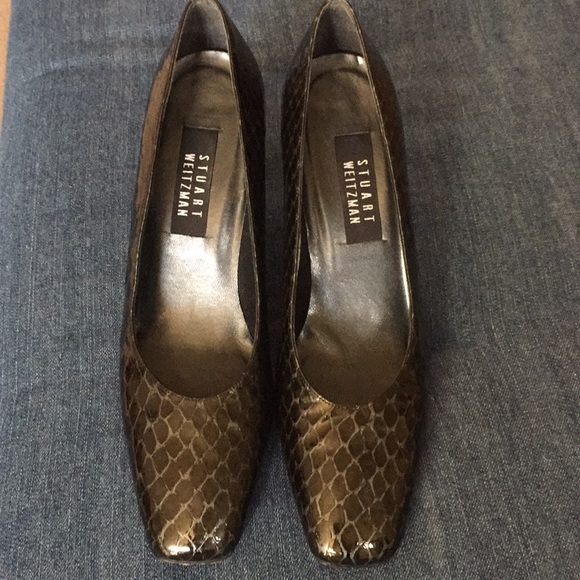 Stuart Weitzman pump. Charcoal patent. Size 10 - Picture 1 of 7
